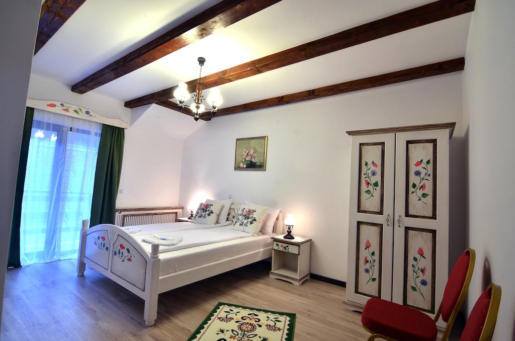 Casa Stefania Otel Tălmaciu Oda fotoğraf
